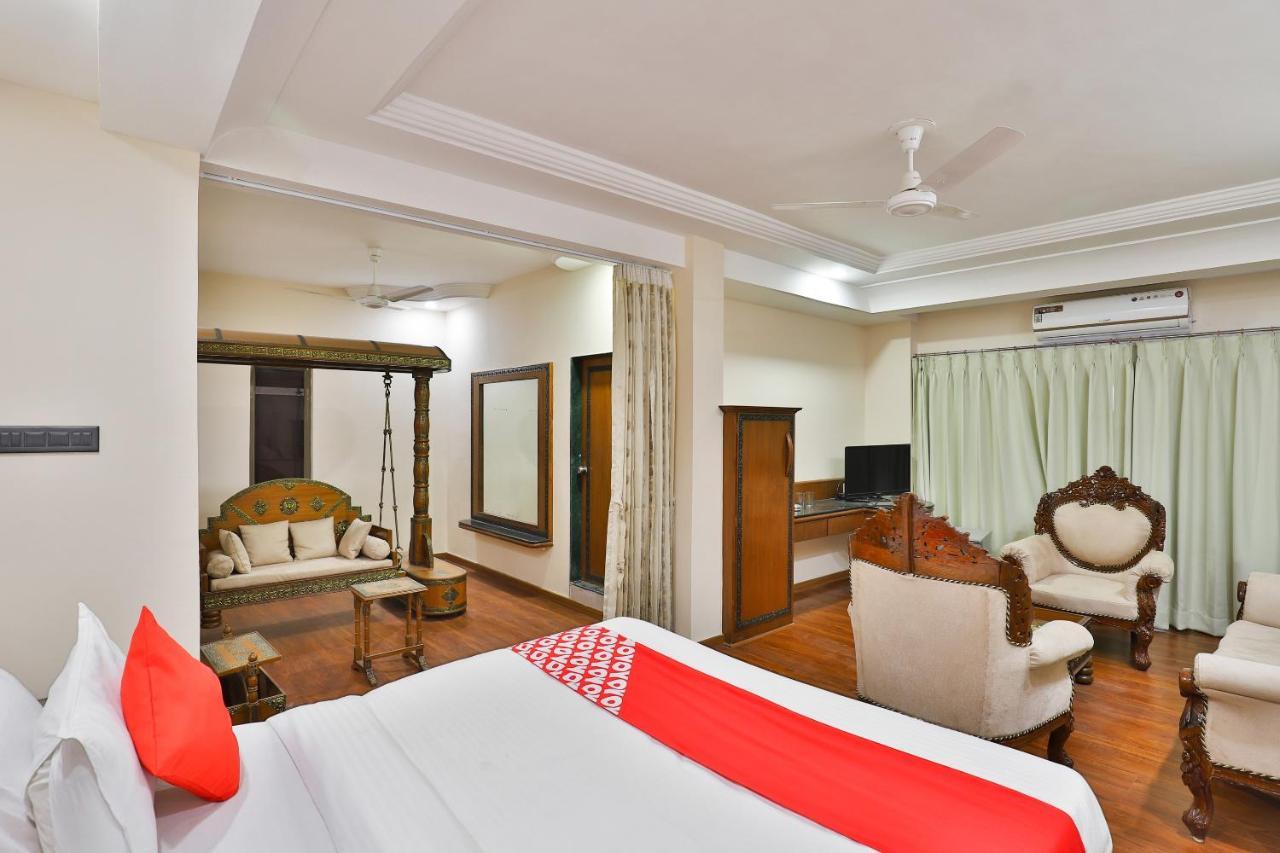 Oyo 23540 Hotel Suryakant Rajkot Exterior photo