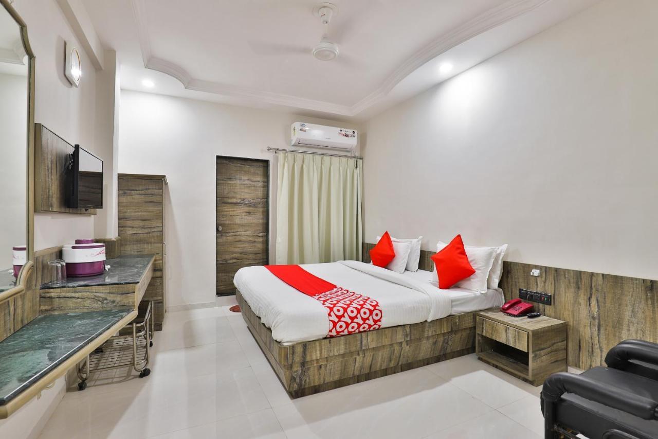 Oyo 23540 Hotel Suryakant Rajkot Exterior photo