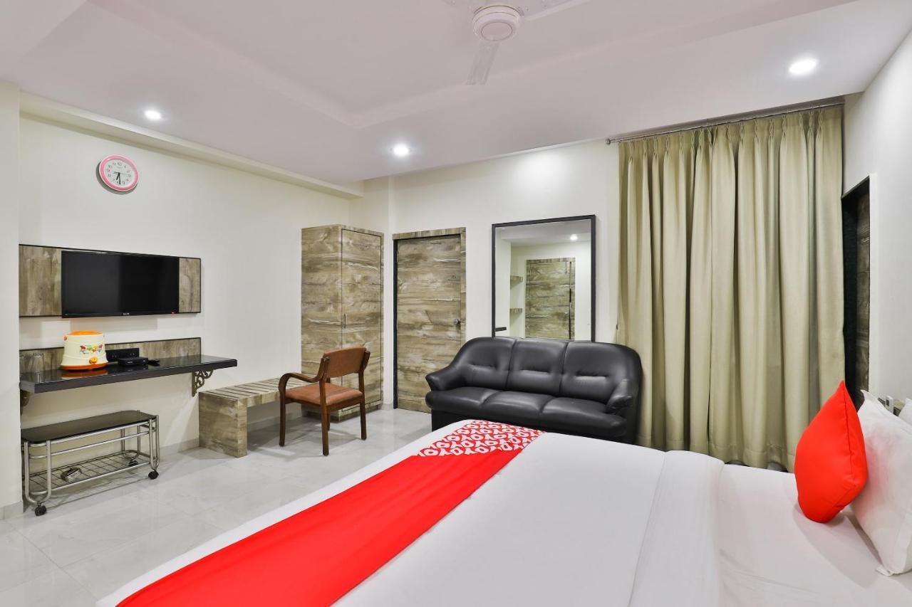 Oyo 23540 Hotel Suryakant Rajkot Exterior photo