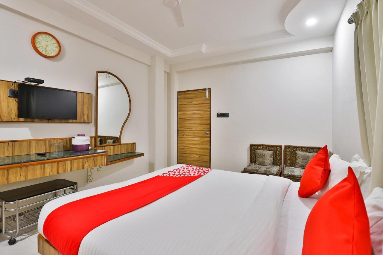 Oyo 23540 Hotel Suryakant Rajkot Exterior photo