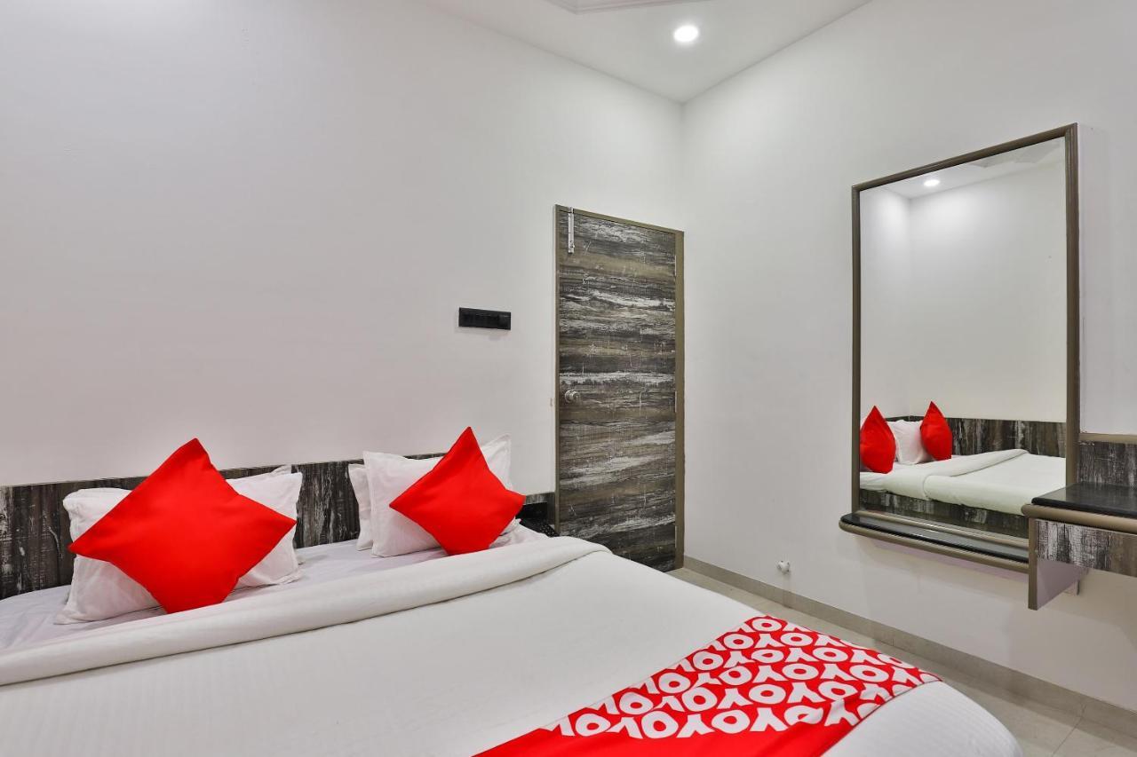 Oyo 23540 Hotel Suryakant Rajkot Exterior photo